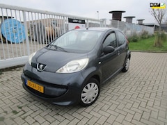 Peugeot 107 - 1.0-12V XR