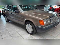 Mercedes-Benz 200-500 (W124) - 230 E