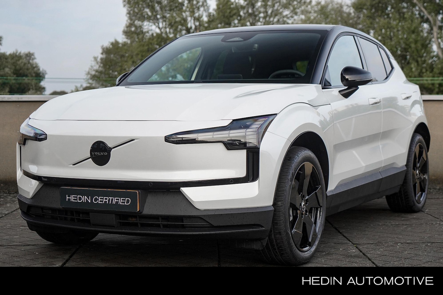 Volvo EX30 - Single Motor Ext Range Plus Black Ed Europa 69 kWh Elek Verstelbare Voorstoelen | Harman/K - AutoWereld.nl