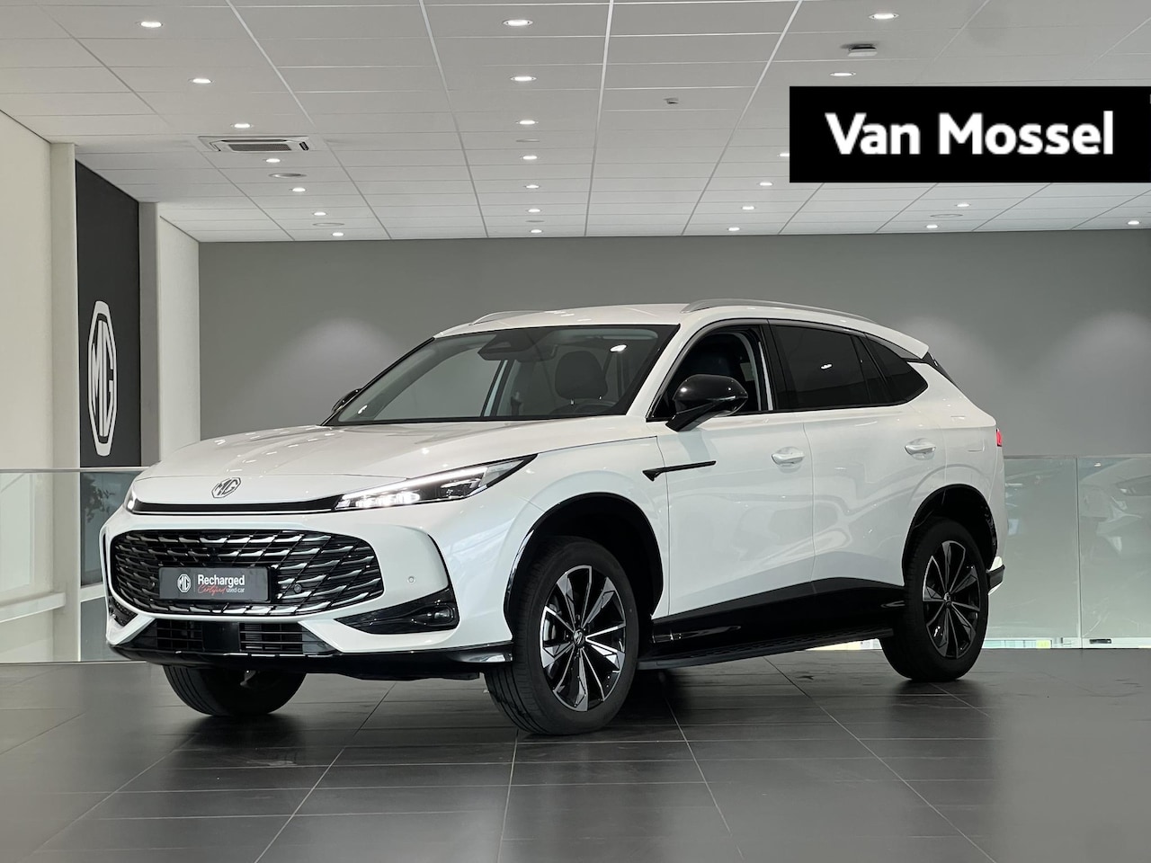 MG MG HS PHEV - 1.5 Luxury | 100km Electrisch | Navi | CarPlay | 360 Camera | Stoelverwarming | Led Koplam - AutoWereld.nl