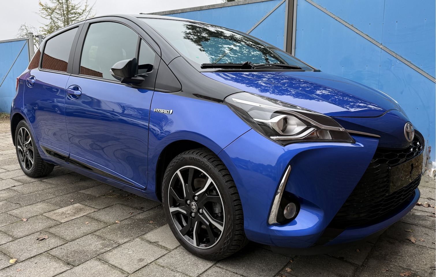 Toyota Yaris - 1.5 Hybrid Bi-Tone Navigatiesysteem, Keyless entry + starten - AutoWereld.nl
