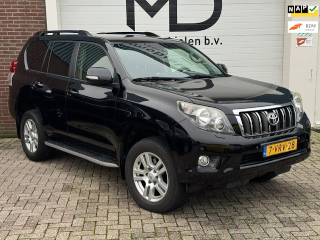 Toyota Land Cruiser - 3.0 D-4D-F LX High Roof Window Van - NAP - Dealer onderhouden -Trekhaak-Grijs kenteken-ban - AutoWereld.nl