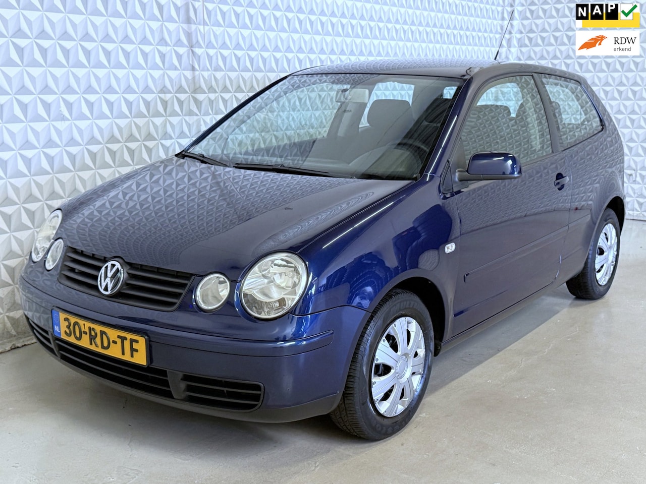 Volkswagen Polo - 1.4-16V AUTOMAAT + Nieuwe distributie! 121.000km(2005) - AutoWereld.nl
