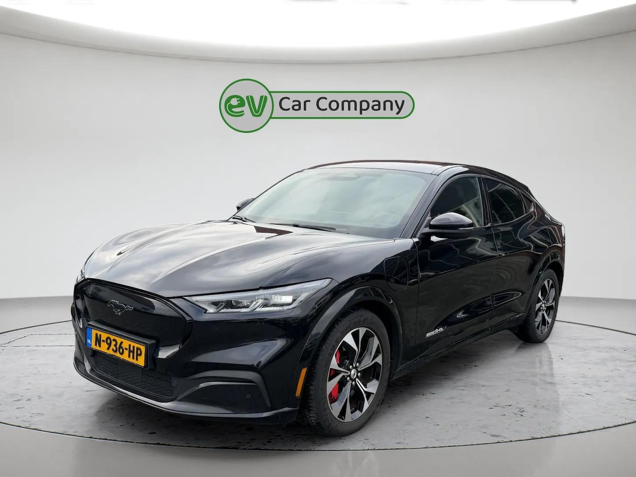 Ford Mustang Mach-E - Extended AWD 98 kWh | SOH 95% | Memory Seats | Camera | Carplay | Stoel- en stuurverwarmin - AutoWereld.nl