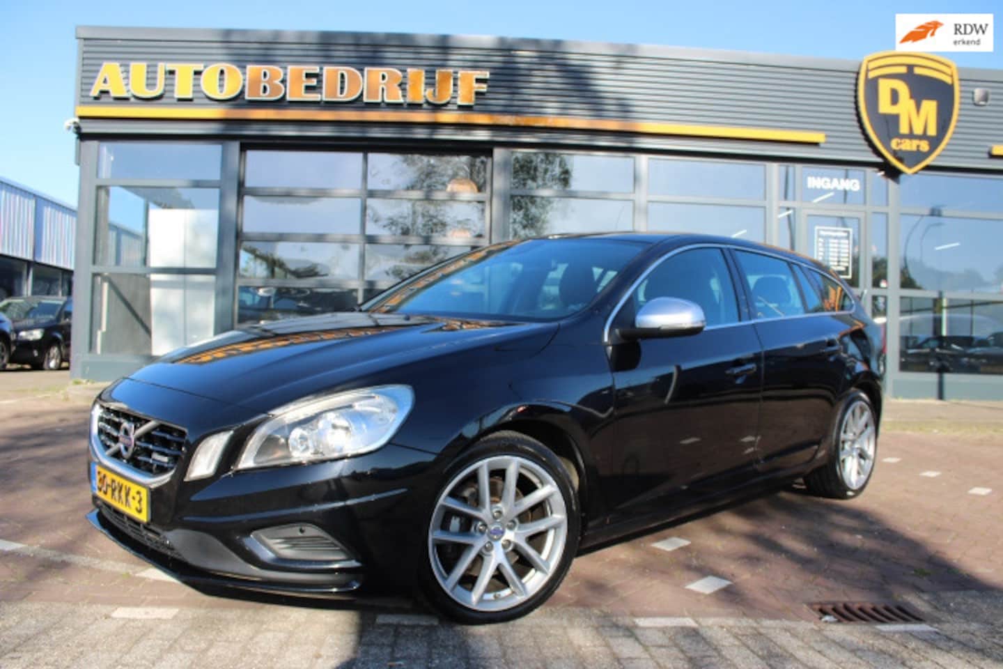 Volvo V60 - 2.0T 203PK R-Design | Automaat | Navi | Stoelverwarming | - AutoWereld.nl