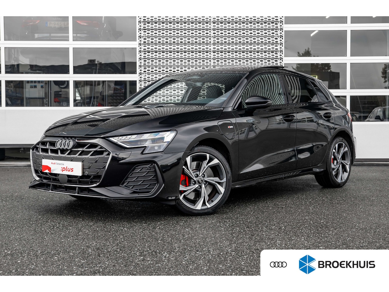 Audi A3 Sportback - 45 TFSI e S edition Competition 272pk | Panoramadak | Matrix LED | Stoelverwarming - AutoWereld.nl