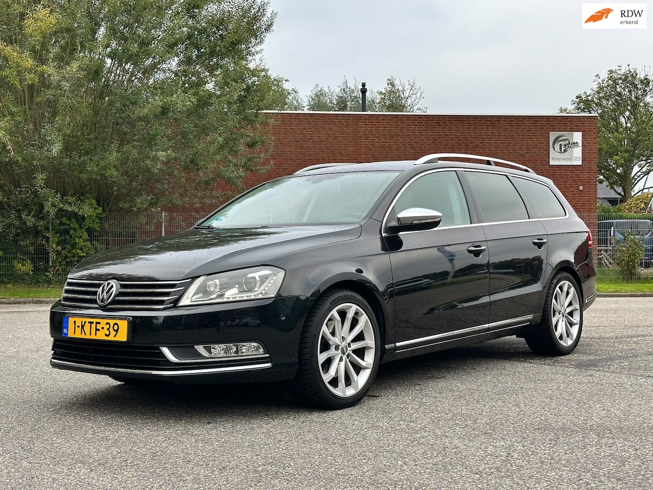 Volkswagen Passat Variant - 1.8 TSI Highline Automaat*Cruise*Clima*Xenon*LM velgen*Dealer onderhouden*Parkeersensoren* - AutoWereld.nl