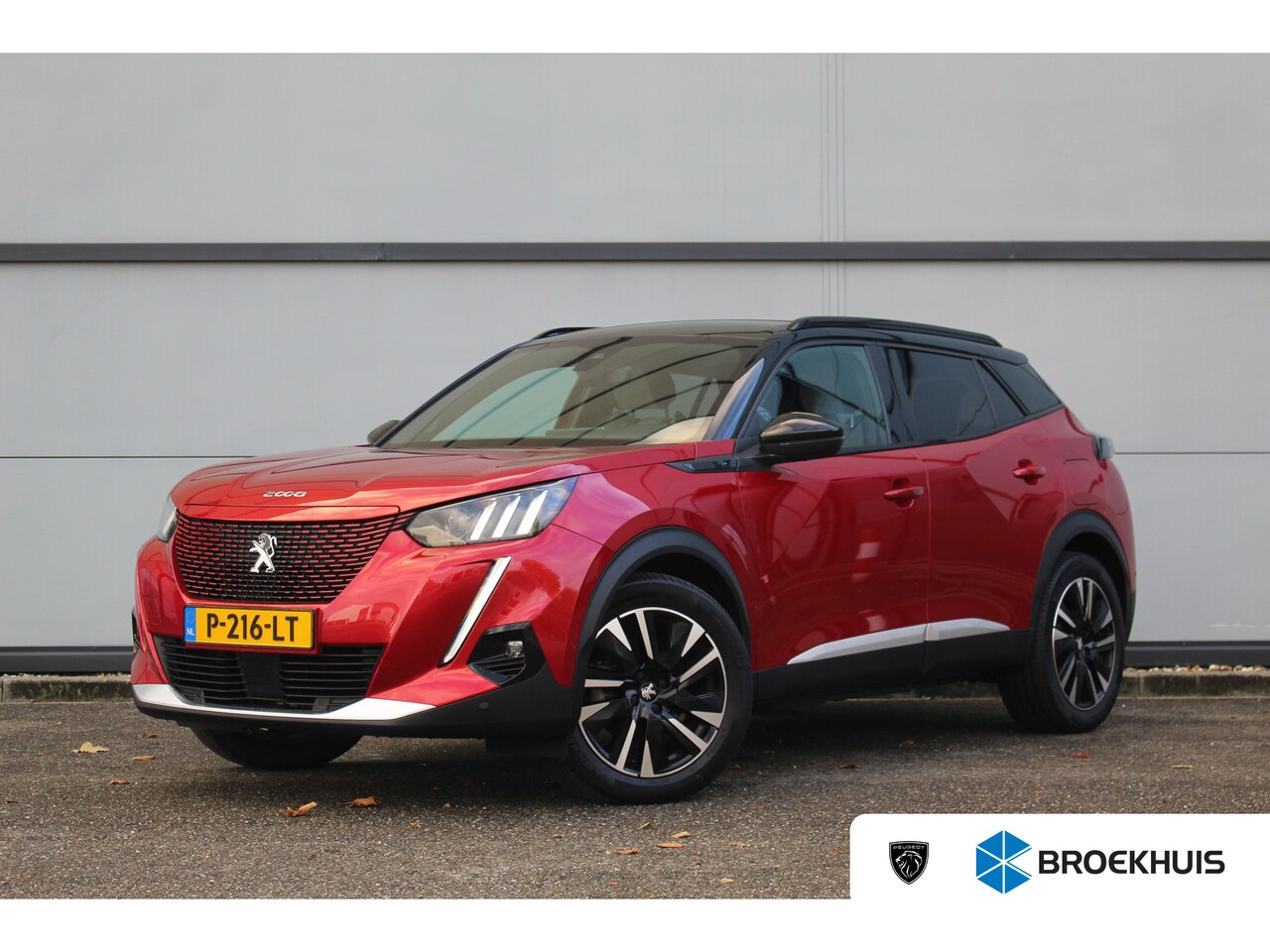Peugeot e-2008 - EV GT 50 kWh | Adaptive | Camera | Stoelverw. | Pdc | Keyless | Dodehoek | Navi | Carplay - AutoWereld.nl