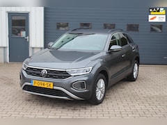 Volkswagen T-Roc - 1.5 TSI Life Automaat, trekhaak, camera