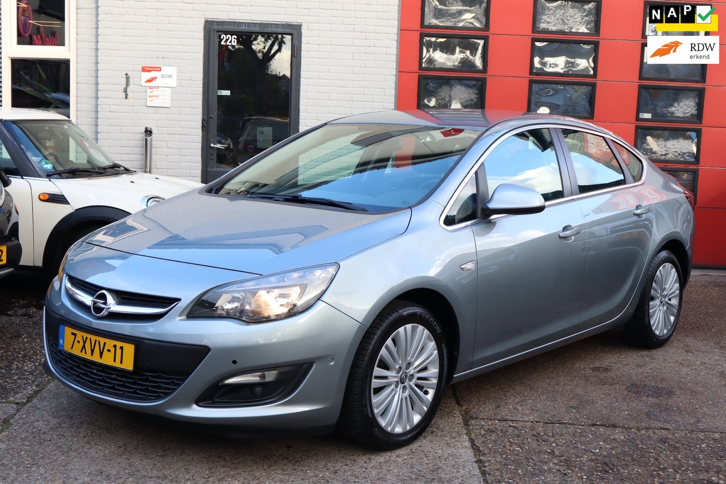 Opel Astra - 1.4 Turbo Design Edition 1.4 Turbo Design Edition, AUTOMAAT, 97.000 KM NAP - AutoWereld.nl