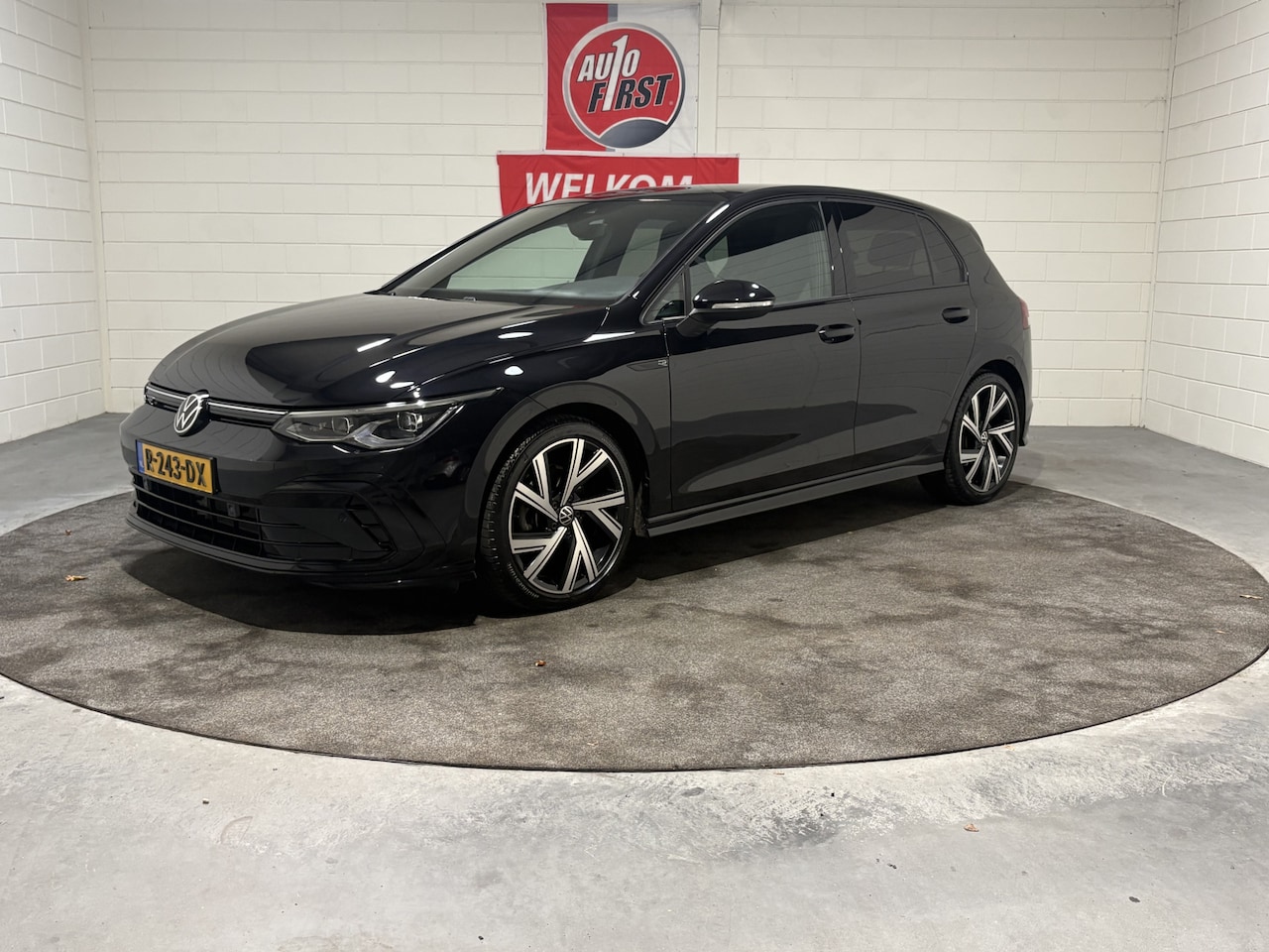Volkswagen Golf - 1.5 eTSI R-Line 1.5 eTSI R-Line, Apple carplay, Camera, 18 inch, Xenon, Cruise, Navi, Voledig onderhouden, - AutoWereld.nl