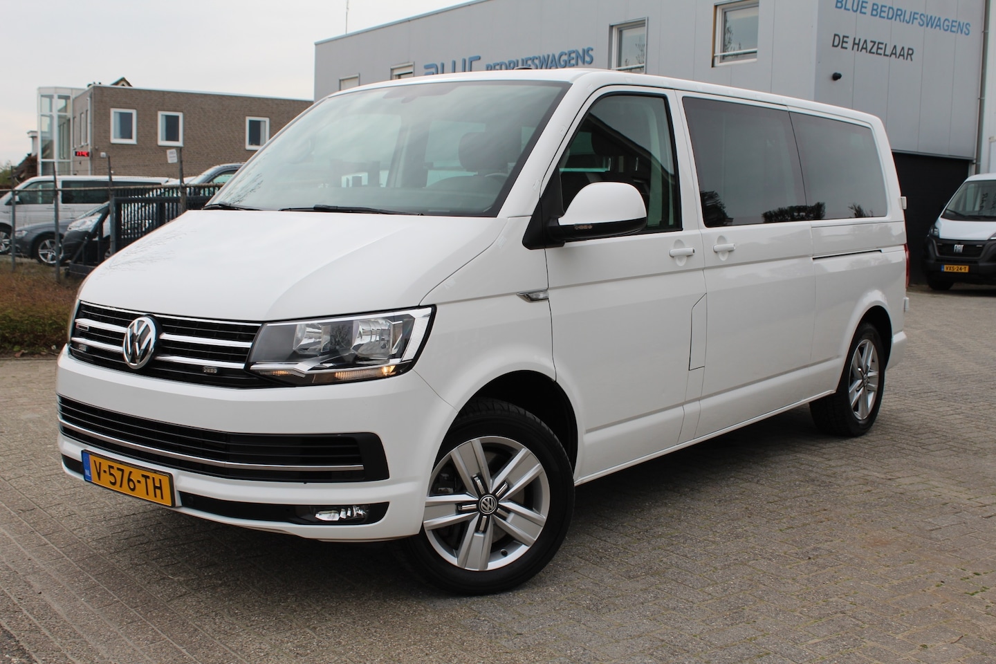 Volkswagen Transporter - T6 2.0 TDI 150KW E6 4-Motion DSG7 L2H1 Highline ✓ export price - AutoWereld.nl