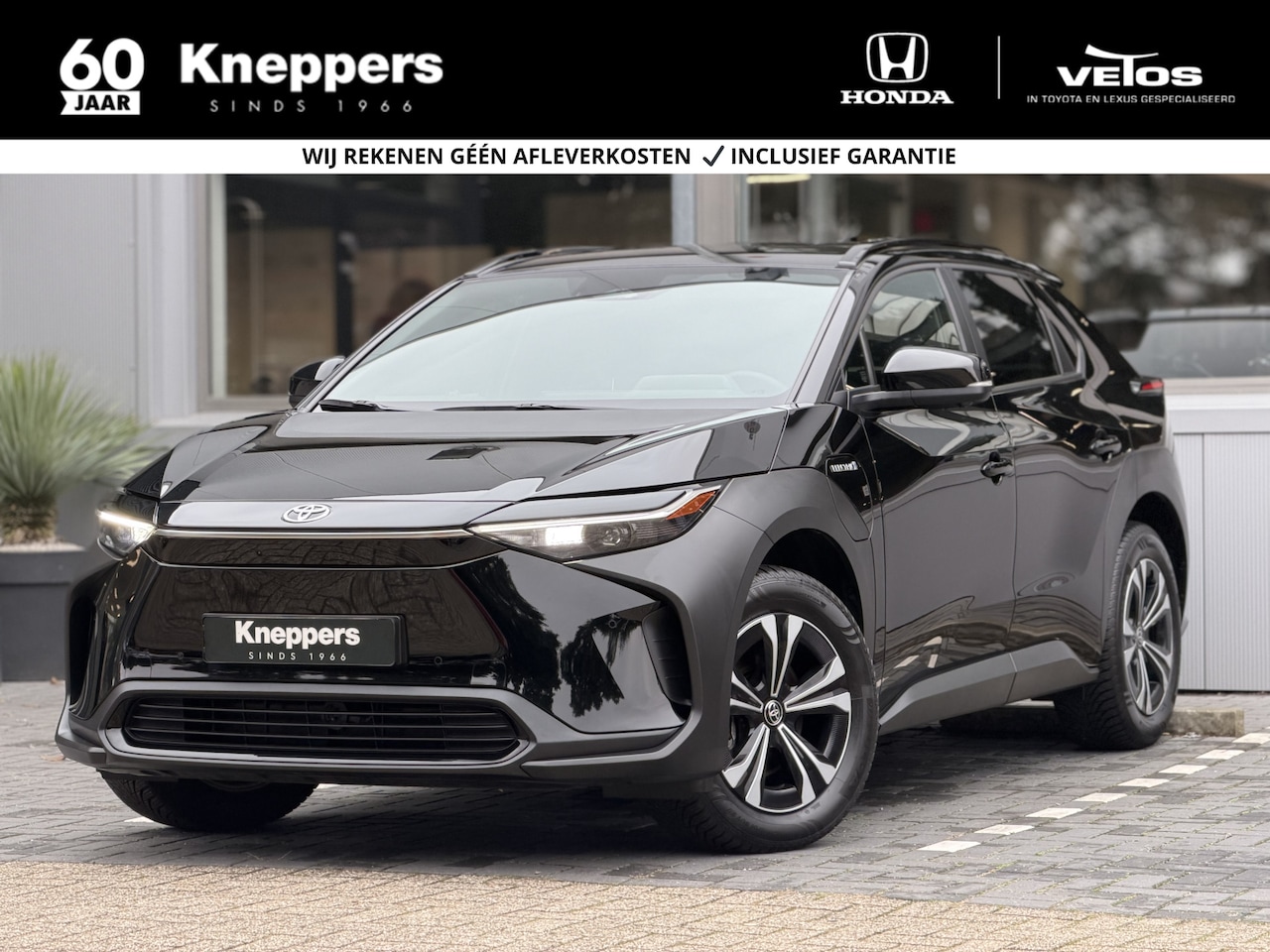 Toyota bZ4X - Dynamic 71 kWh | GEEN AFLEVERKOSTEN | All season banden, 360 Camera, Parkeersensoren, Ele - AutoWereld.nl