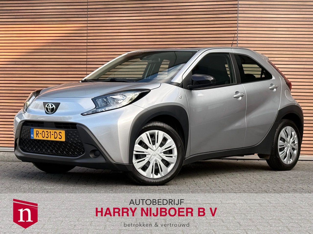 Toyota Aygo X - 1.0 VVT-i MT play 1.0 VVT-i MT Play - AutoWereld.nl