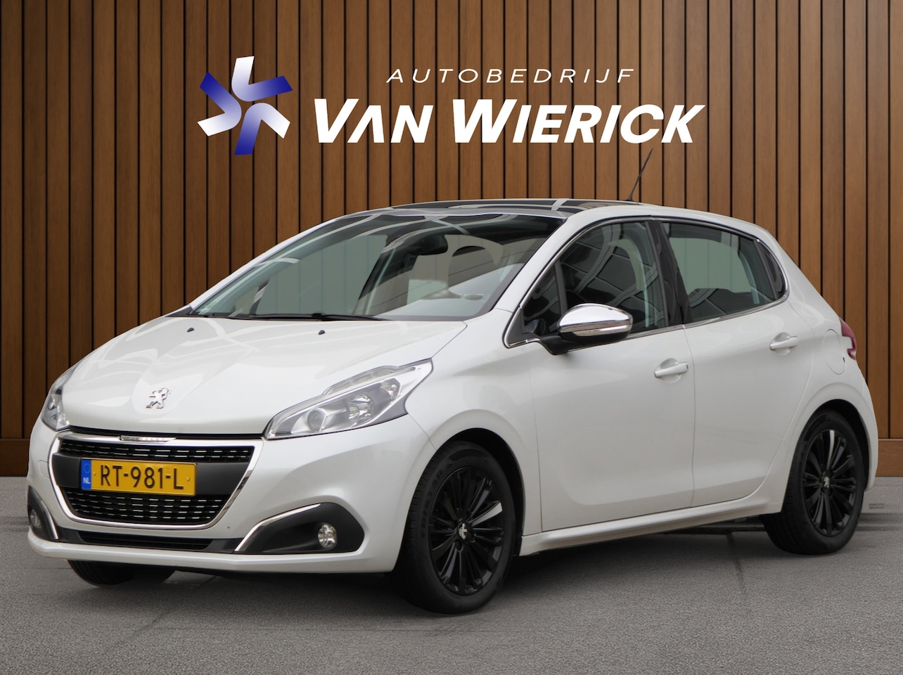 Peugeot 208 - 1.2 82PK Allure | Panoramadak | Carplay | Parelmoer | JBL Audio | Sportvelgen | Origineel - AutoWereld.nl