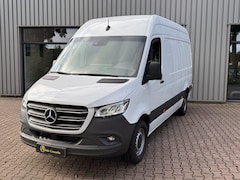 Mercedes-Benz Sprinter - 317 L2H2 9G-Tronic Led Koplampen 360° Camera Alarm Klasse 3 Distronic Mbux10 3.5T Trekhaak