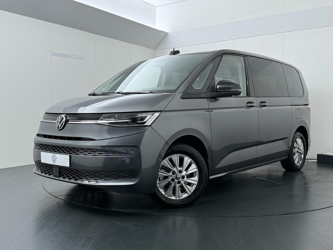 Volkswagen Multivan - Bedrijfswagens 1.4 eHybrid Energetic | 218 PK | 7-Zitter | Panoramadak | Matrix LED | Keyl - AutoWereld.nl
