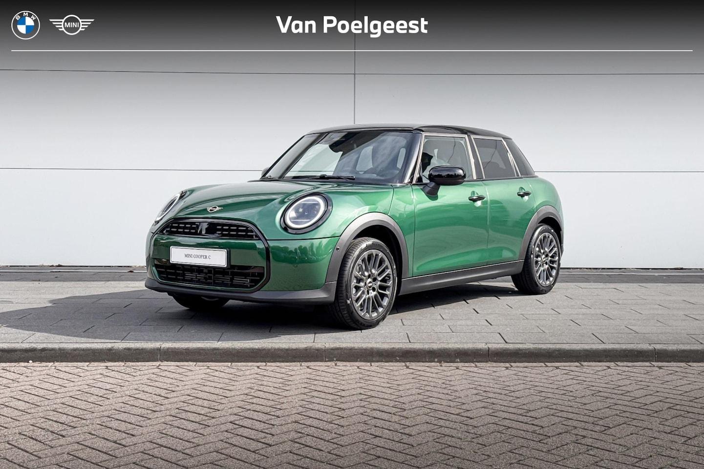 MINI 5-Deurs - Cooper 1.5 Cooper C Classic S | 17 Inch U-Spoke Grey - AutoWereld.nl