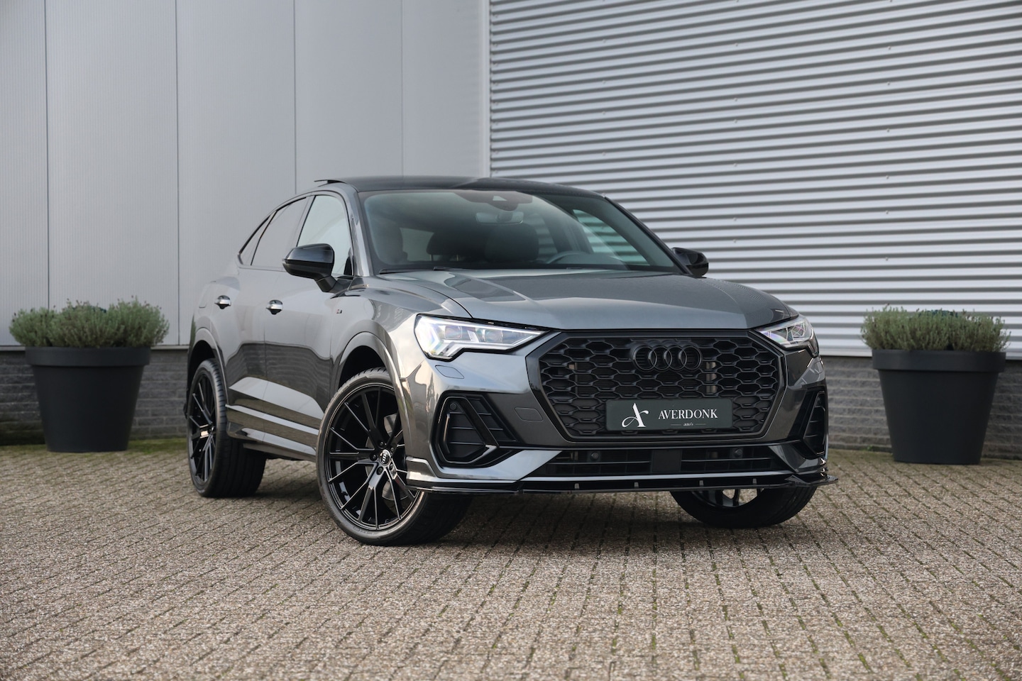 Audi Q3 Sportback - 45 TFSI e 245pk Competition S-Line Black Pano|Leder|Matrix|Elek stoelv|RS Q3 - AutoWereld.nl