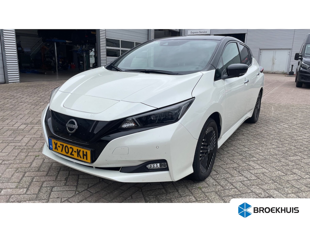 Nissan LEAF - e+ Tekna 59 kWh l 360gr Camera l Stoelverwarming Voor en achter l Leder l Trekhaak l Bose - AutoWereld.nl