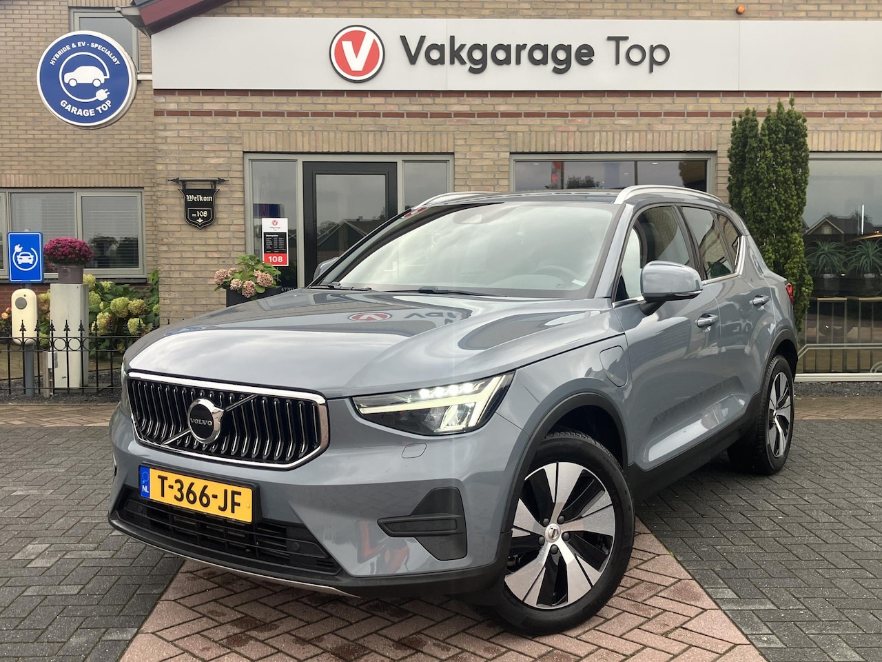 Volvo XC40 - 1.5 T4 Plug-in hybrid Core Bright | WinterPack | Camera | NAP - AutoWereld.nl