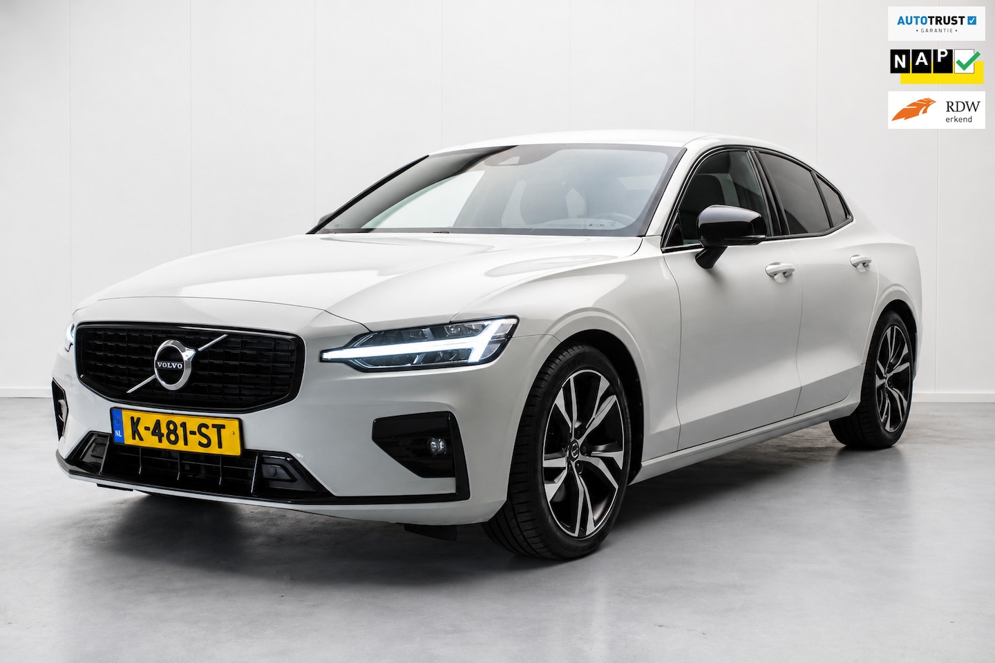 Volvo S60 - 2.0 B3 R-Design Black Pack NL-auto [ Massage Stoelkoeling/verwarming Harman-Kardon Nappa M - AutoWereld.nl