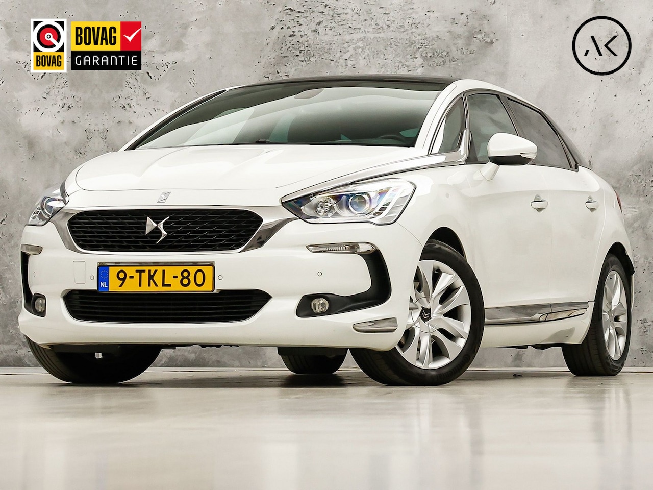 Citroën DS5 - 1.6 THP Executive Sport 156Pk Automaat (PANORAMADAK, NAVIGATIE, MEMORY SEAT, LEDER, CAMERA - AutoWereld.nl