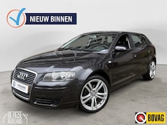Audi A3 Sportback - 1.6 Ambiente Pro L. Cruise Carplay Lmv Clima Nap