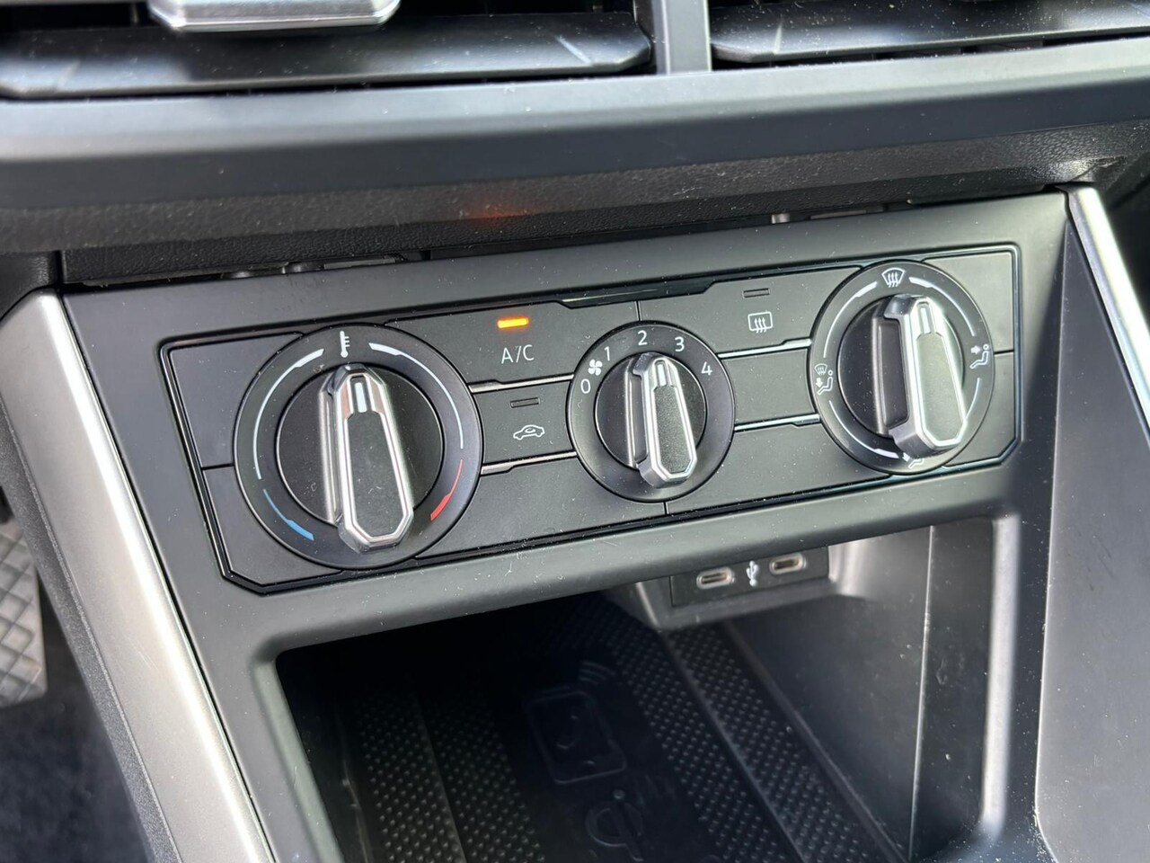 Volkswagen Polo - 1.0 TSI Life | CARPLAY | ADAP. CRUISE | AIRCO |DIGI DASHBOARD | PDC |