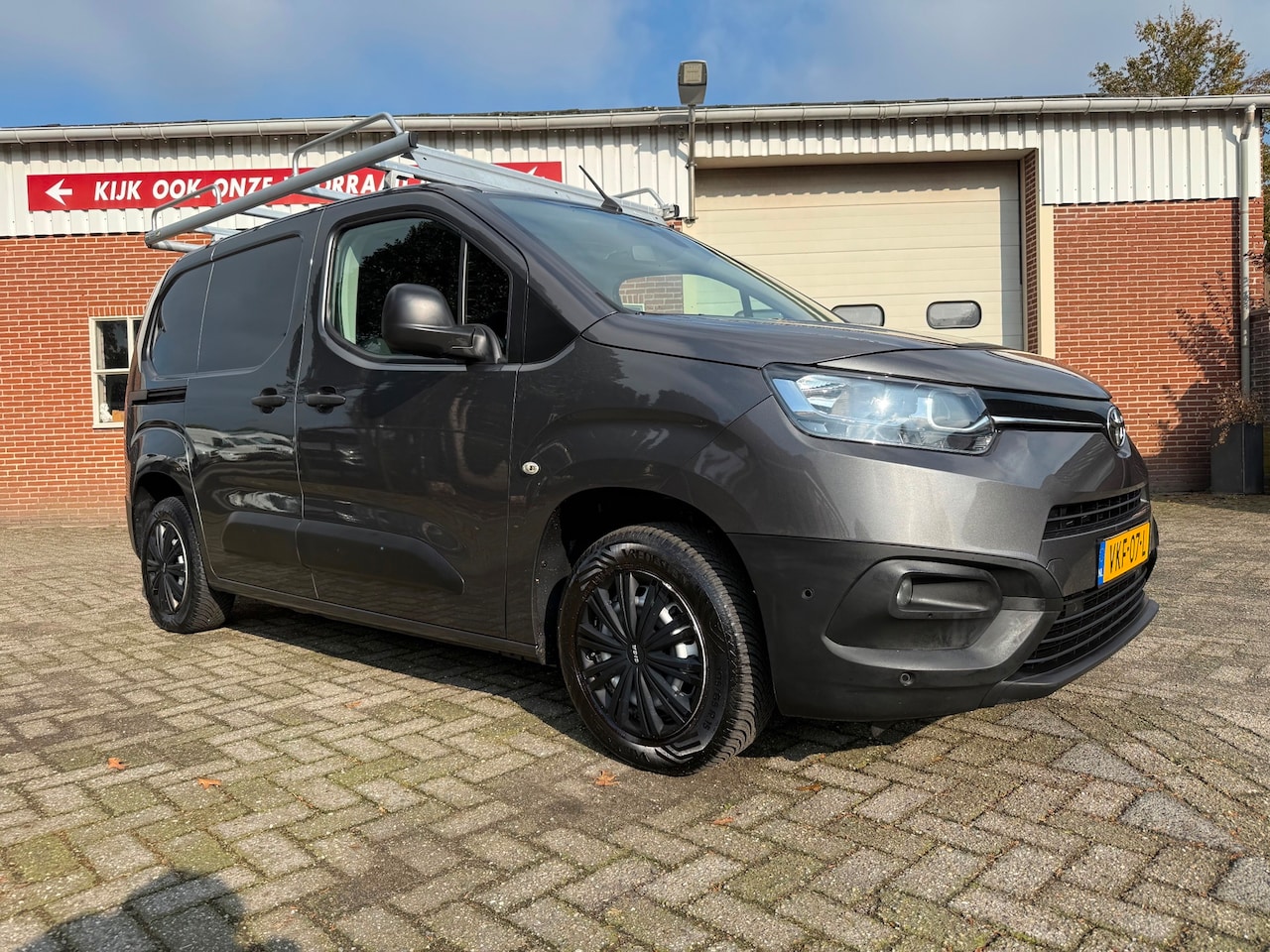 Toyota ProAce City - 1.5 D-4D Professional Carplay camera imperiaal euro 6 - AutoWereld.nl
