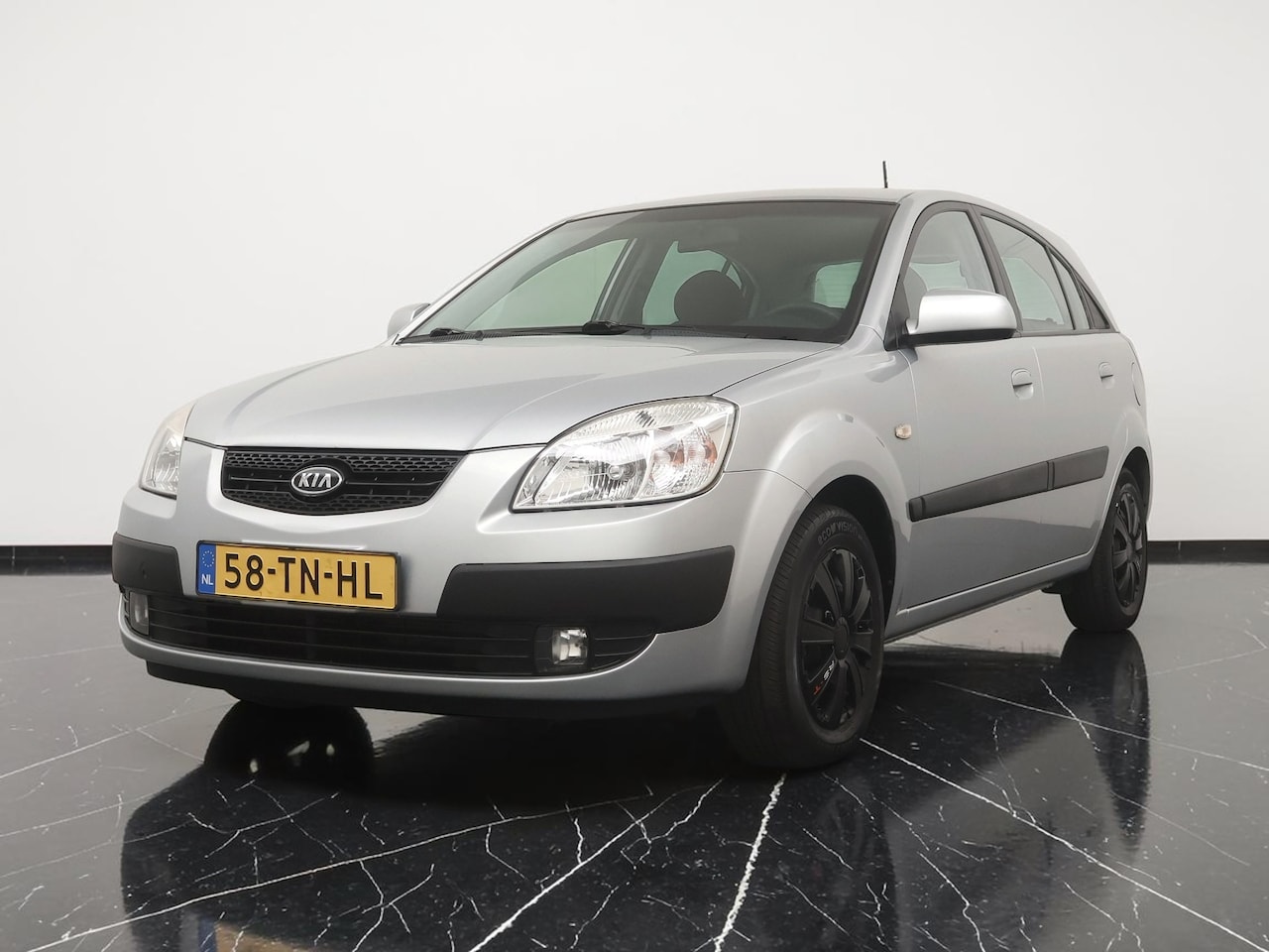 Kia Rio - 1.4 X-tra - Airco - Centrale deurvergrendeling - Radio/cd - Meeneemprijs inclusief nieuwe - AutoWereld.nl