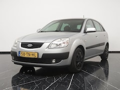 Kia Rio - 1.4 X-tra - Airco - Centrale deurvergrendeling - Radio/cd - Meeneemprijs inclusief nieuwe
