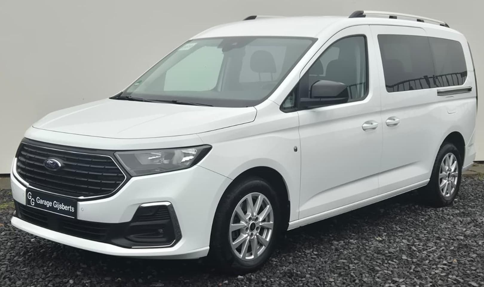 Ford Tourneo Connect - Titanium 7 Persoons - Camera - Schuifdeur Links en Rechts - Apple carplay Android - Stoel - AutoWereld.nl