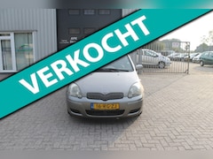 Toyota Yaris - 1.3 VVT-i Sol AUTOMAAT