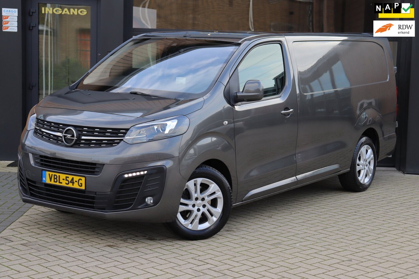Opel Vivaro - 2.0 CDTI L3H1 Innovation | NAP | 150PK | Apple Carplay | 360 Camera | Stoelverwarming | Cr - AutoWereld.nl