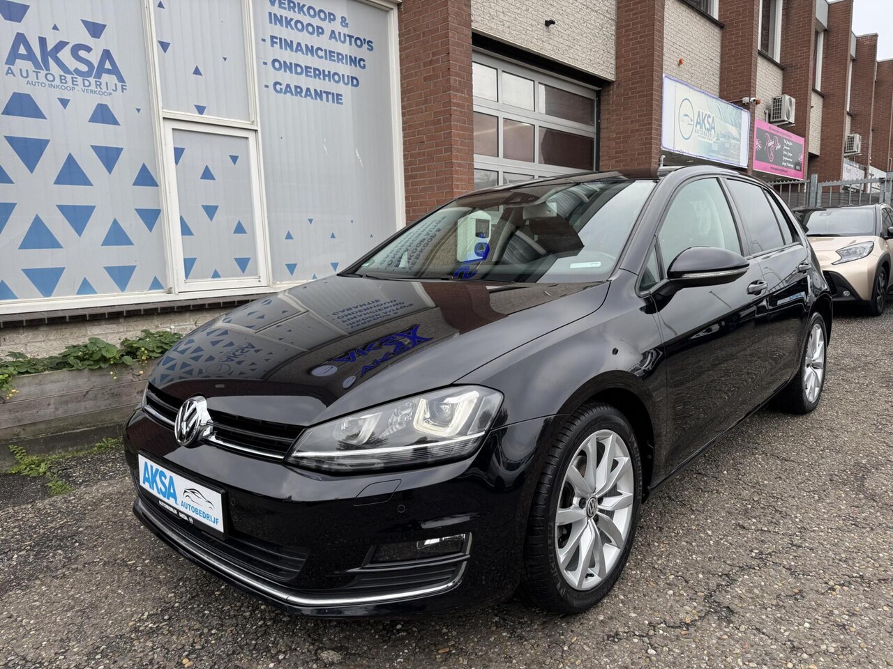 Volkswagen Golf - 1.4 TSI 140pk ACT Highline DSG Alcantara Lane Assist Xenon 17inch - AutoWereld.nl