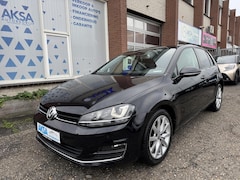 Volkswagen Golf - 1.4 TSI 140pk ACT Highline DSG Alcantara Lane Assist Xenon 17inch