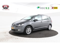 Volkswagen Touran - 1.6 TDI SCR Connected Series 7p 7 persoons, Stoelverwarming Trekhaak, Automaat, Navigatie