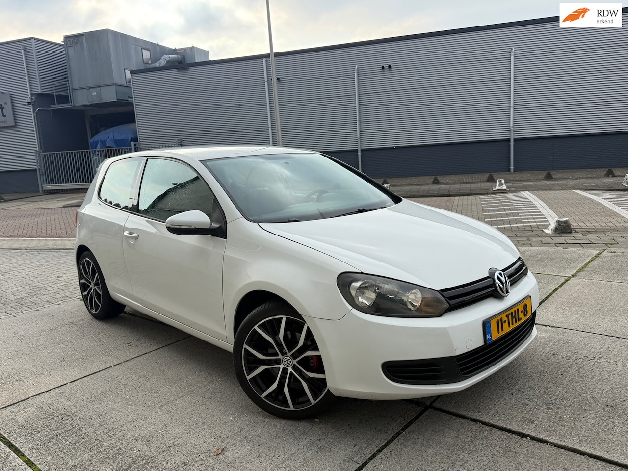 Volkswagen Golf - 1.4 Easyline NEW APK AIRCO Goed onderhouden - AutoWereld.nl