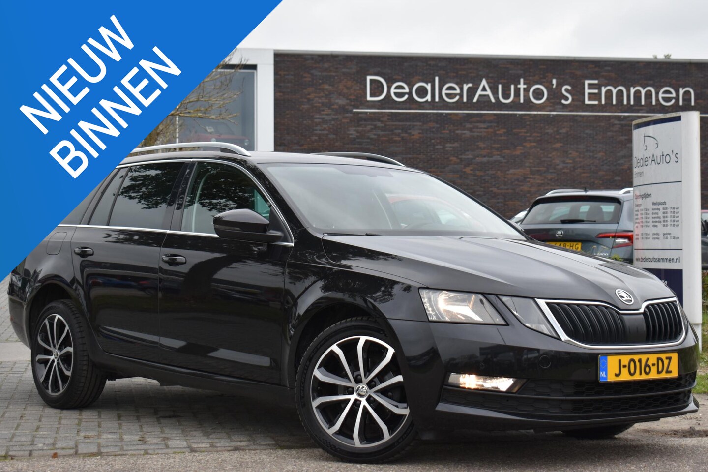 Skoda Octavia Combi - 1.6 TDI ECC LMV CRUISE NAVI - AutoWereld.nl
