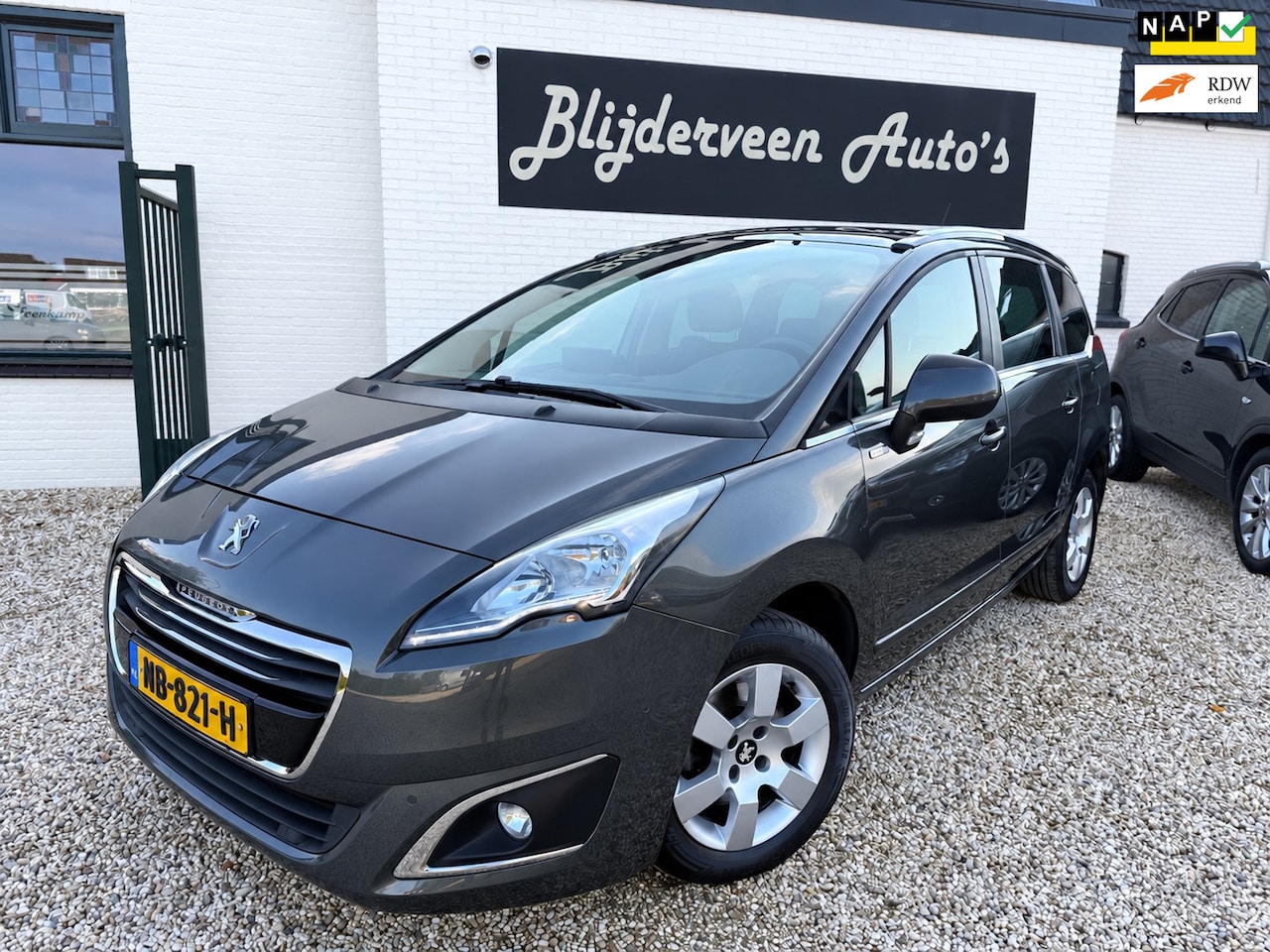 Peugeot 5008 - 1.2 130PK 7Persoons | 1e Eigenaar | Dealer Onderhouden | Navi | Pano | Cruise | Trekhaak | - AutoWereld.nl