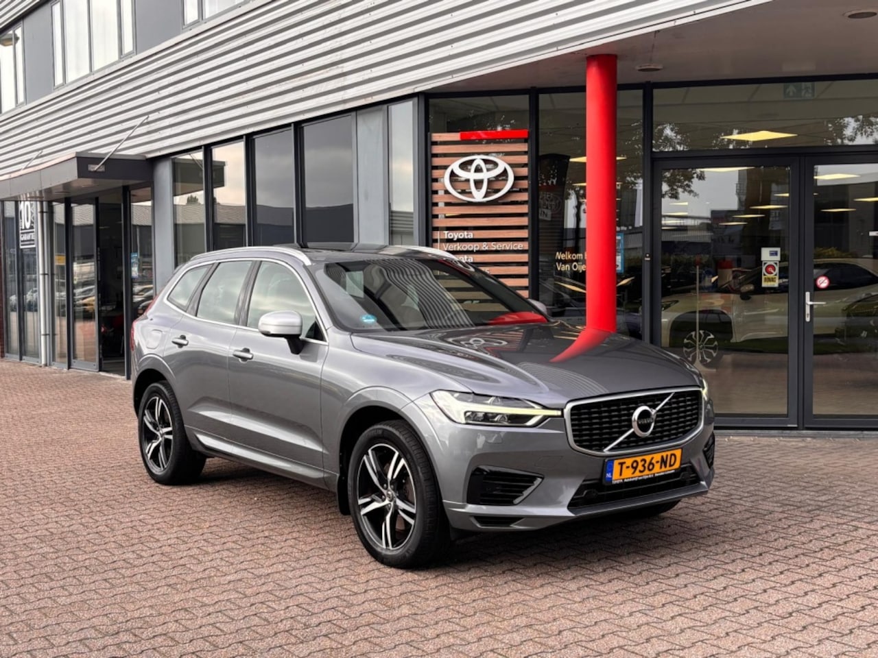 Volvo XC60 - 2.0 T8 TE AWD R-D. | Pano/ schuif-dak | Trekhaak | Elek.a.Klep | Goed onderhouden - AutoWereld.nl