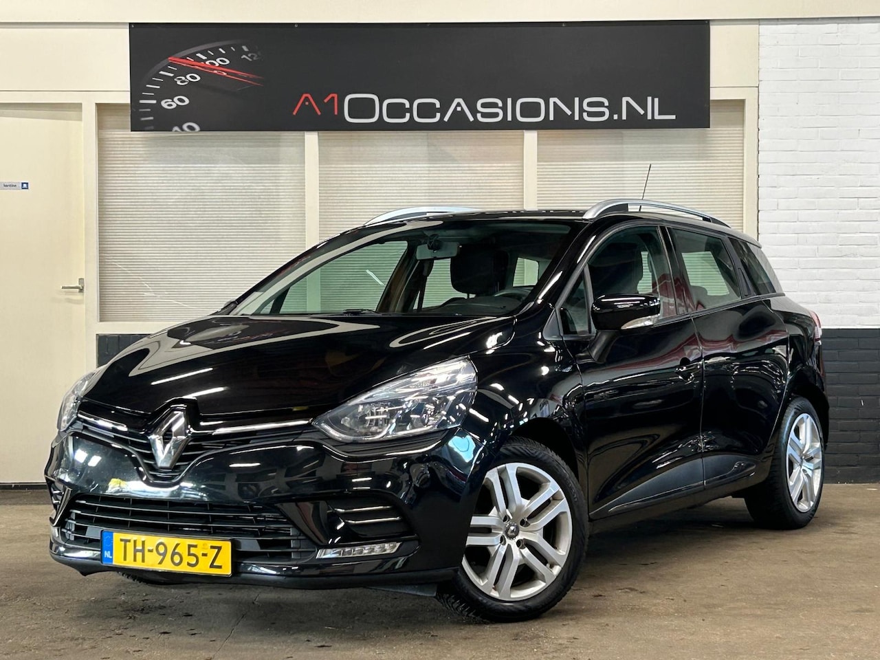Renault Clio Estate - 0.9 TCe Zen + NAVI - AutoWereld.nl
