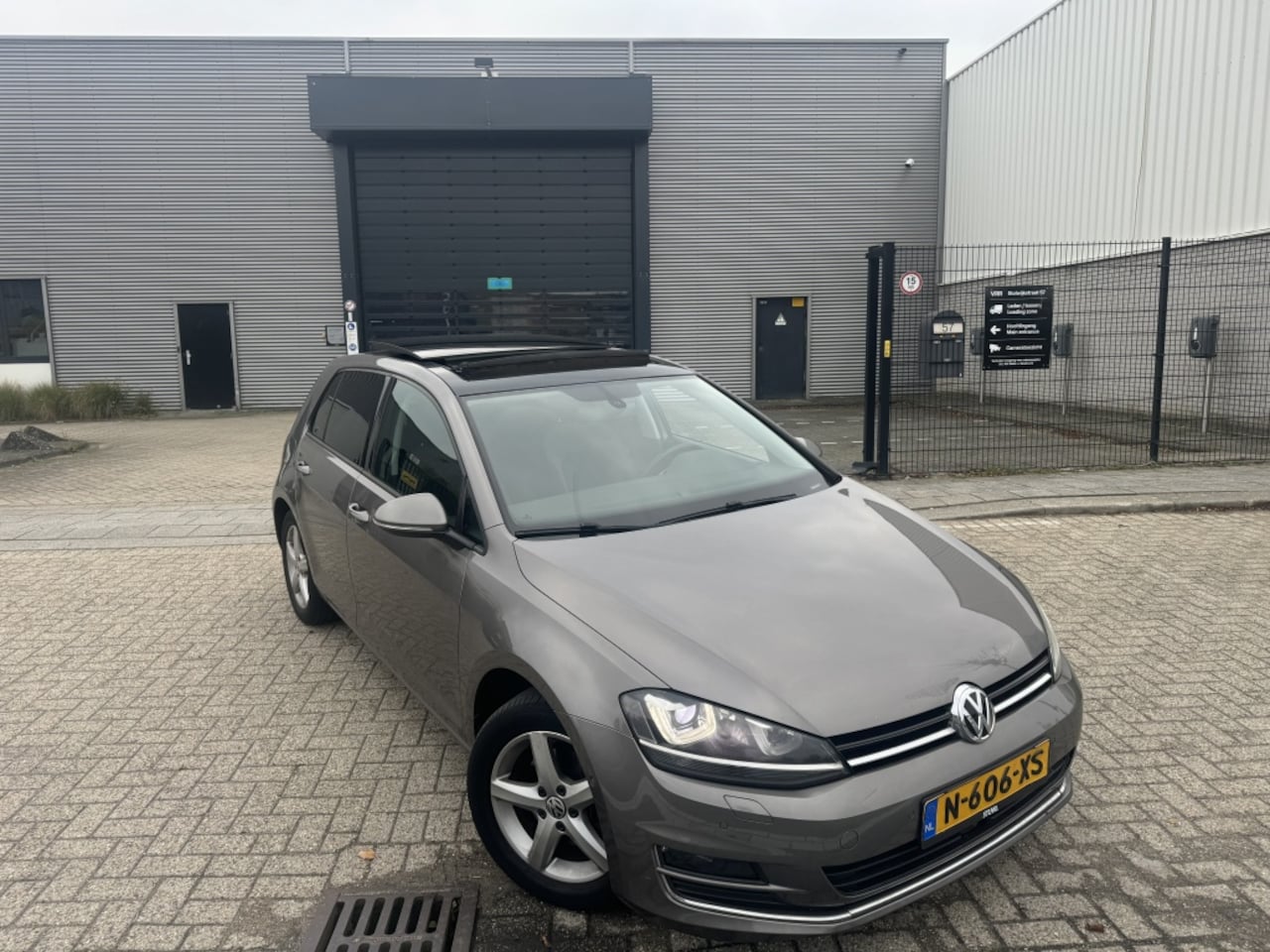 Volkswagen Golf - 1.4 TSI DSG PANO CAM CLIMA XENON - AutoWereld.nl