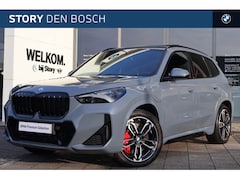 BMW X1 - xDrive25e M Sport Automaat / Trekhaak / Panoramadak / Sportstoelen / Achteruitrijcamera /