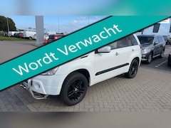 Suzuki Grand Vitara - 2.4 High Exe 4WD 170pk Automaat Clima Navi Trekhaak