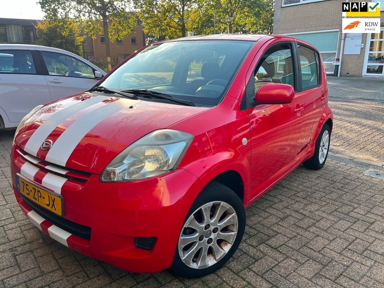 Daihatsu Sirion 2 - 1.0-12V Premium 1.0-12V Premium - AutoWereld.nl