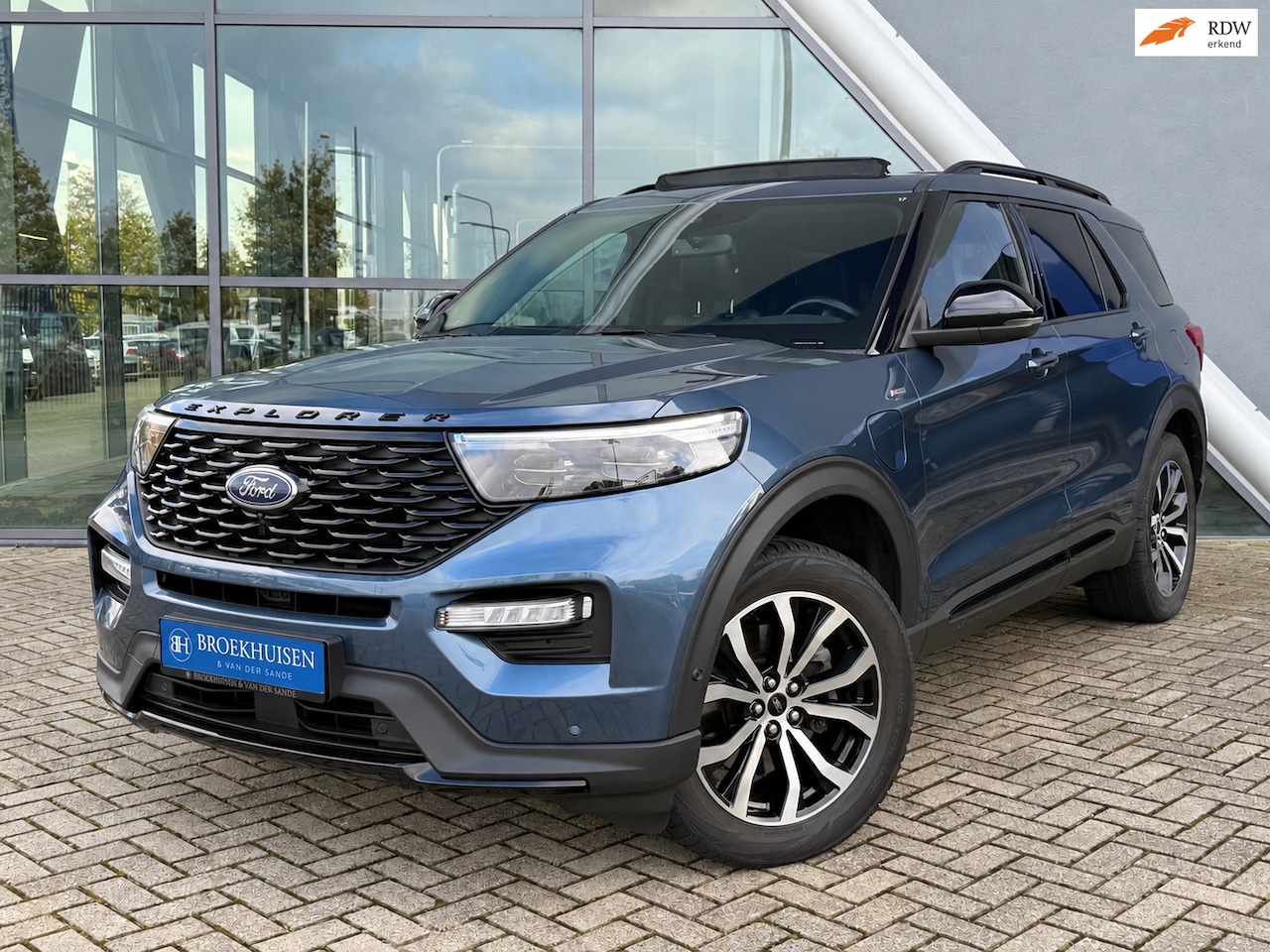 Ford Explorer - 3.0 V6 EcoBoost 7 Pers. PHEV ST-Line 457pk Panoramadak / Stoelventilatie / 360 Camera - AutoWereld.nl