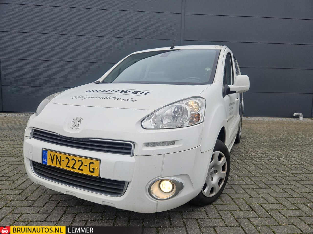 Peugeot Partner - 1.6 HDI L1 Navteq Airco 3-zits led - AutoWereld.nl