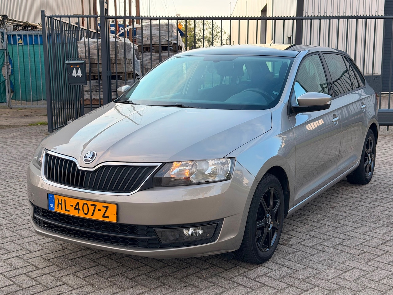 Skoda Rapid Spaceback - 1.2 TSI Greentech Edition Automaat Pano Clima Navi - AutoWereld.nl